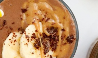 Smoothie με Μπανάνα και Κακάο The Βee Bros