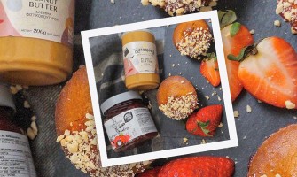 Συνταγή για πεντανόστιμα muffins με φυστικοβούτυρο και χειροποίητη μαρμελάδα φράουλα